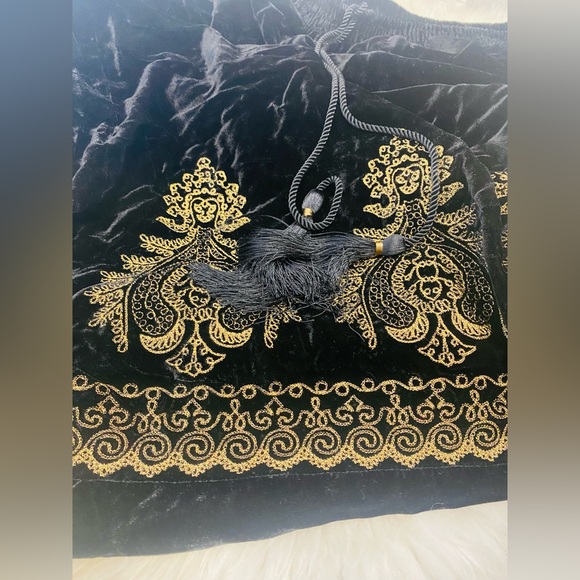 Zara Women's Velvet Black and Gold Midi Skirt - Picture 5 of 7